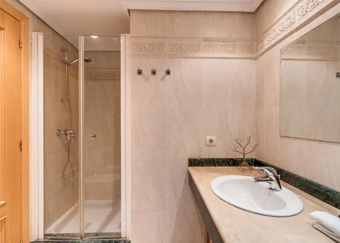 Lejlighed Ultimate - 2br 5 Min Het - Selwo Hills 2 *